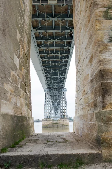 Sous le pont Eiffel de Cubezac (3).